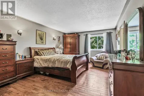 2 Old Hickory Lane Wasaga Beach ON L9Z 3A9