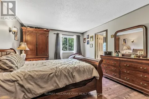 2 Old Hickory Lane Wasaga Beach ON L9Z 3A9