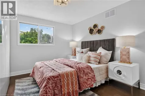 2450 Overton Drive Burlington ON L7P 4B5
