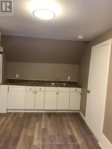 102 Gray Street Chatham-kent ON N7M 1S9