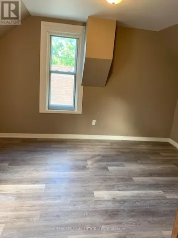 102 Gray Street Chatham-kent ON N7M 1S9