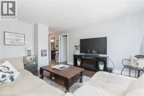 271 Eiwo Court Waterloo ON N2K 2M8