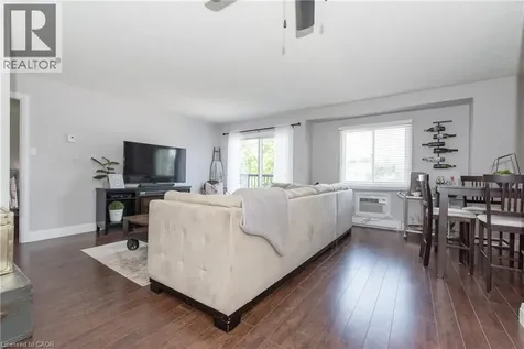 271 Eiwo Court Waterloo ON N2K 2M8