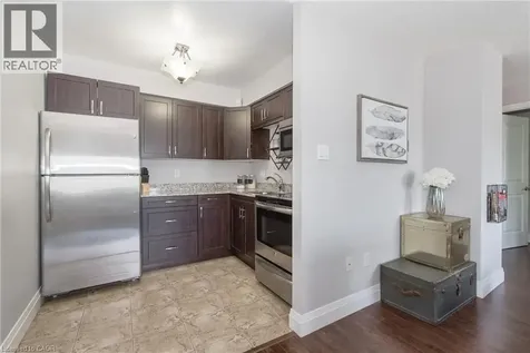 271 Eiwo Court Waterloo ON N2K 2M8