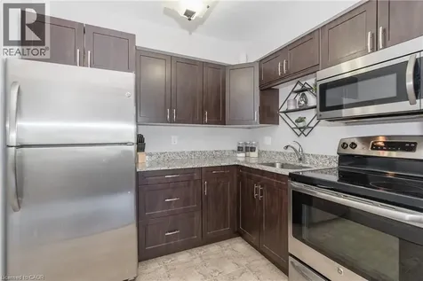 271 Eiwo Court Waterloo ON N2K 2M8