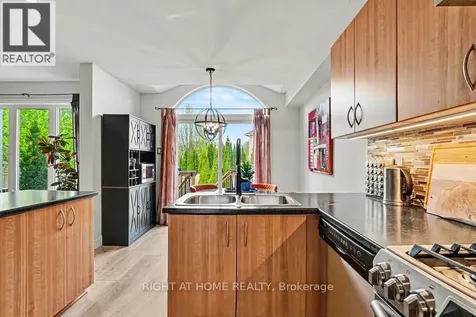 2064 Dunollie Crescent Ottawa ON K2W 1H6