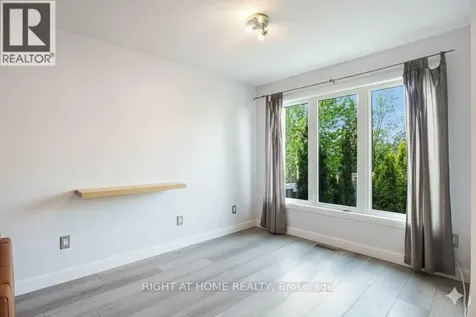 2064 Dunollie Crescent Ottawa ON K2W 1H6