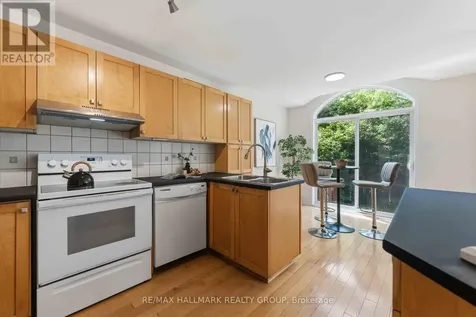 466 Citadel Crescent Ottawa ON K2G 7E7