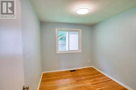 1430 Edgecliffe Avenue Ottawa ON K1Z 8G1