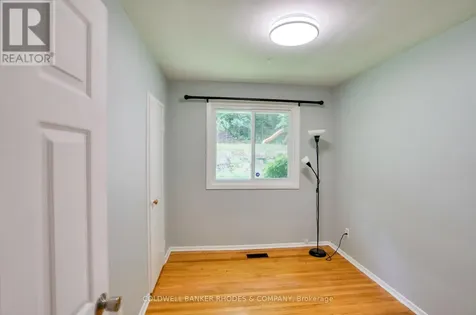 1430 Edgecliffe Avenue Ottawa ON K1Z 8G1