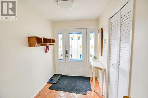 1430 Edgecliffe Avenue Ottawa ON K1Z 8G1