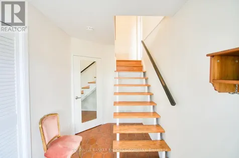 1430 Edgecliffe Avenue Ottawa ON K1Z 8G1
