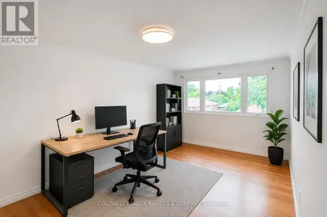1430 Edgecliffe Avenue Ottawa ON K1Z 8G1