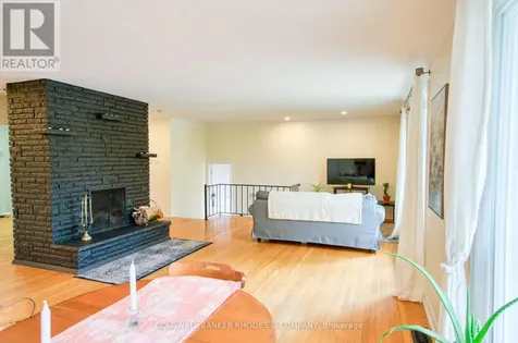 1430 Edgecliffe Avenue Ottawa ON K1Z 8G1