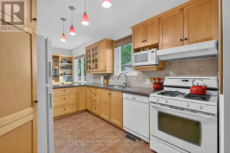 51 Castlethorpe Crescent Ottawa ON K2G 5P9