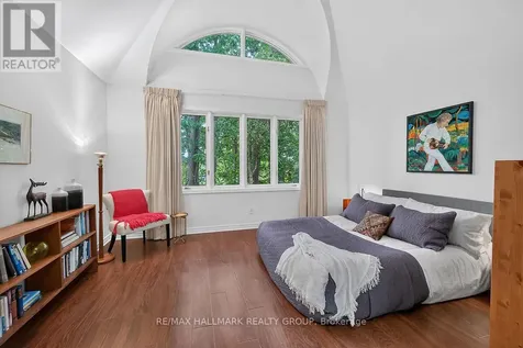 51 Castlethorpe Crescent Ottawa ON K2G 5P9