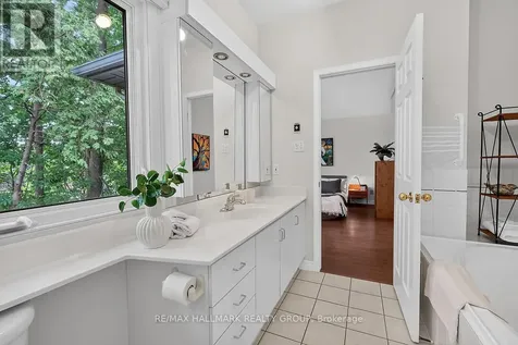 51 Castlethorpe Crescent Ottawa ON K2G 5P9