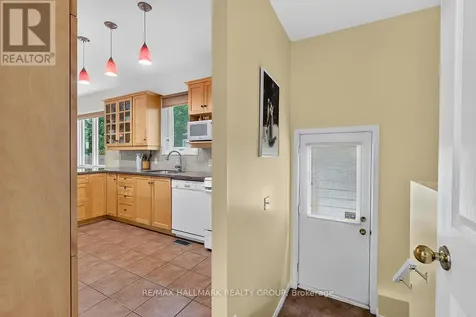 51 Castlethorpe Crescent Ottawa ON K2G 5P9