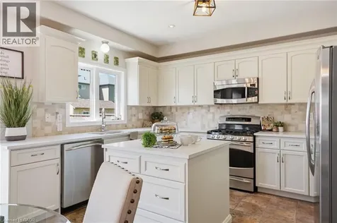4896 Alexandra Avenue Beamsville ON L3J 1M1