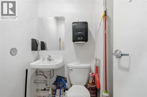 4310 Howard Avenue Windsor ON N9G 1P4