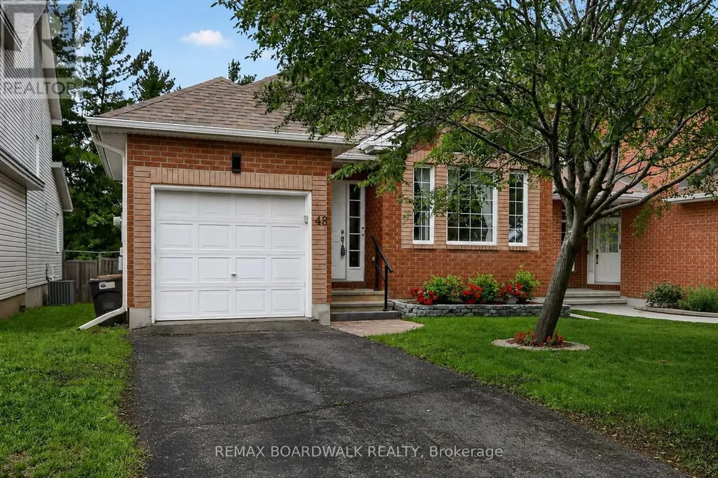 48 Maricona Way Ottawa ON K2T 1H2