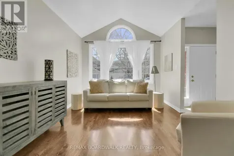 48 Maricona Way Ottawa ON K2T 1H2