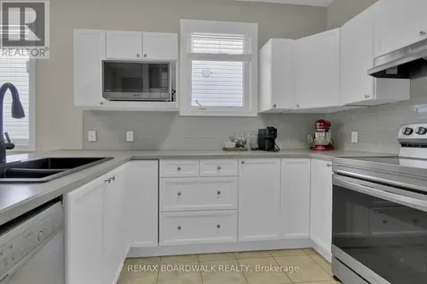 48 Maricona Way Ottawa ON K2T 1H2