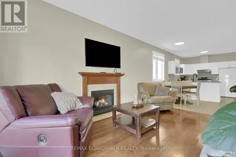 48 Maricona Way Ottawa ON K2T 1H2