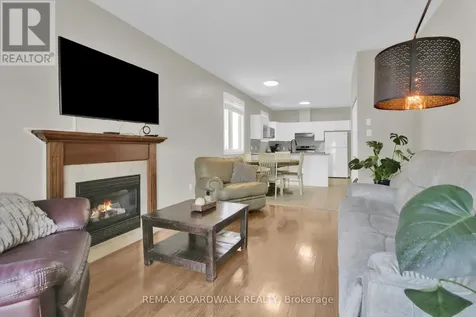 48 Maricona Way Ottawa ON K2T 1H2