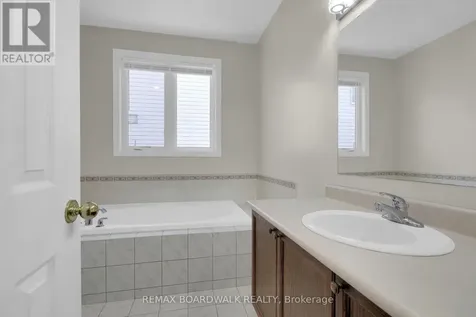 48 Maricona Way Ottawa ON K2T 1H2