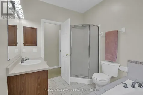 48 Maricona Way Ottawa ON K2T 1H2