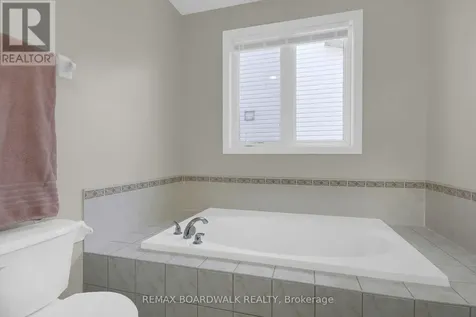 48 Maricona Way Ottawa ON K2T 1H2