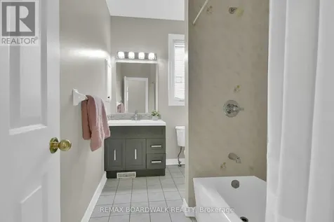 48 Maricona Way Ottawa ON K2T 1H2