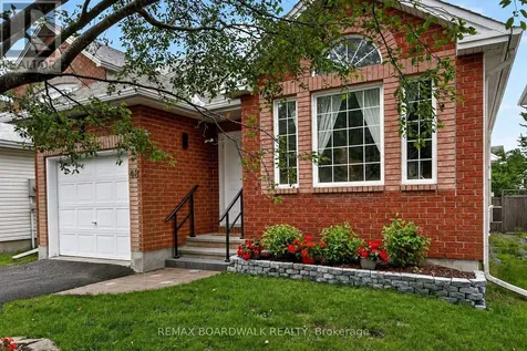 48 Maricona Way Ottawa ON K2T 1H2