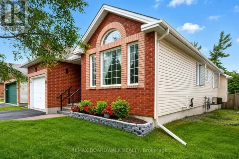48 Maricona Way Ottawa ON K2T 1H2
