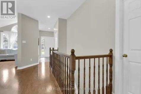 48 Maricona Way Ottawa ON K2T 1H2
