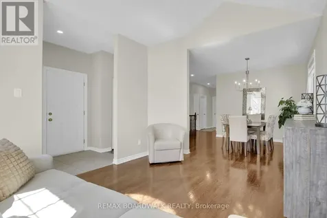 48 Maricona Way Ottawa ON K2T 1H2