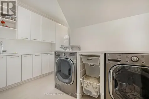 1413 Blackhorse Court Ottawa ON K4M 0A6