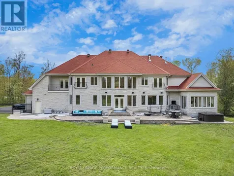 1413 Blackhorse Court Ottawa ON K4M 0A6
