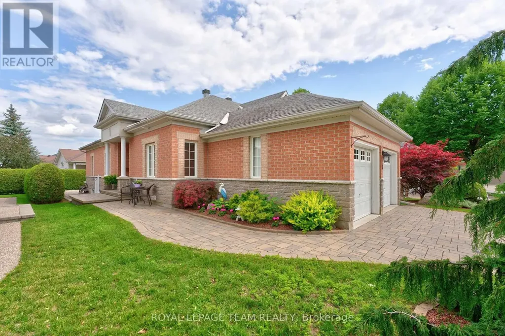 3 Goldora Private Ottawa ON K2T 1K8