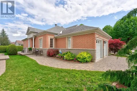 3 Goldora Private Ottawa ON K2T 1K8