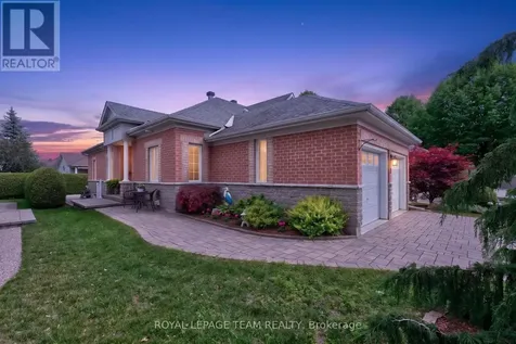 3 Goldora Private Ottawa ON K2T 1K8