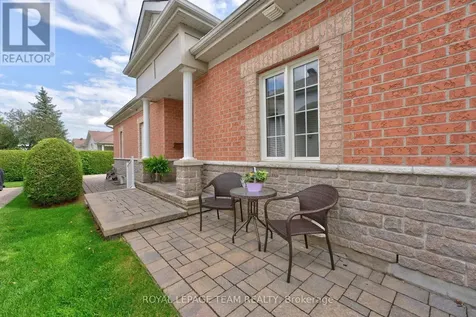 3 Goldora Private Ottawa ON K2T 1K8