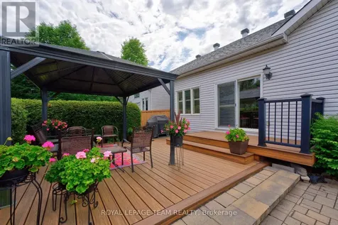 3 Goldora Private Ottawa ON K2T 1K8