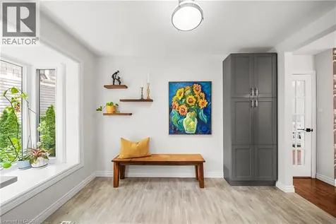 166 Castle Crescent Oakville ON L6J 5H3