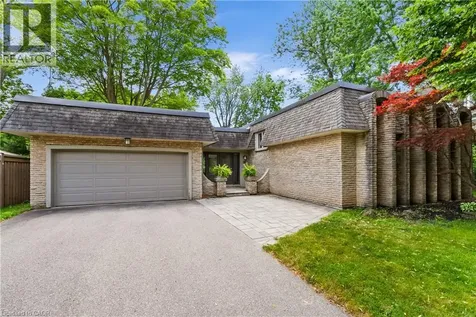 166 Castle Crescent Oakville ON L6J 5H3