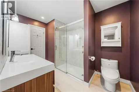 166 Castle Crescent Oakville ON L6J 5H3