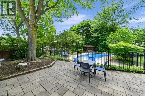 166 Castle Crescent Oakville ON L6J 5H3