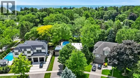 166 Castle Crescent Oakville ON L6J 5H3