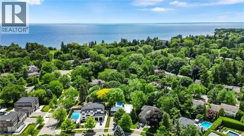 166 Castle Crescent Oakville ON L6J 5H3